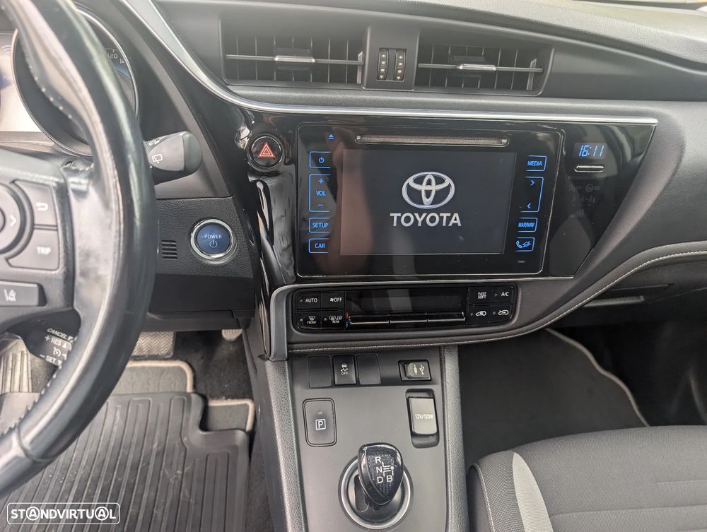 Toyota Auris Touring Sports 1.8 HSD Freestyle - 14