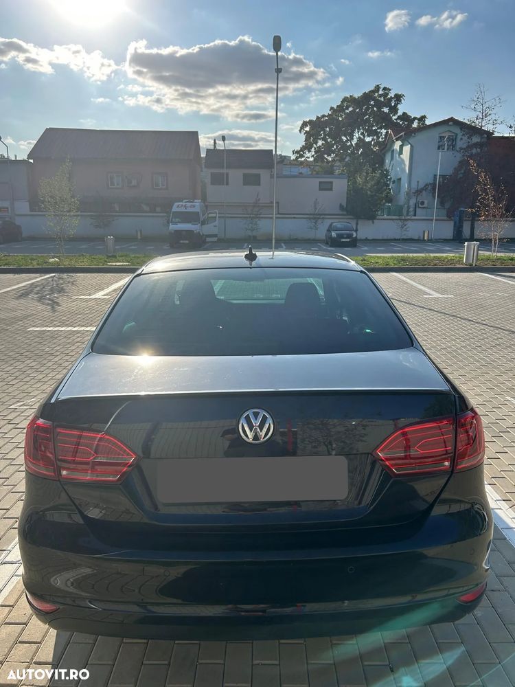 Volkswagen Jetta 1.4 Hybrid DSG Comfortline - 5
