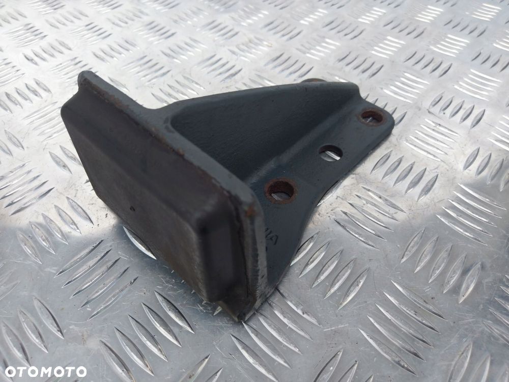 ODBOJNIK RAMY SCANIA R - 2