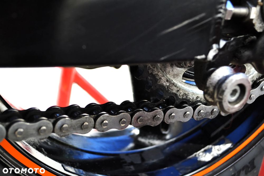 Suzuki GSX-R - 16