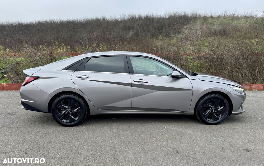 Hyundai Elantra 1.6 l 123 CP CVT Highway - 3