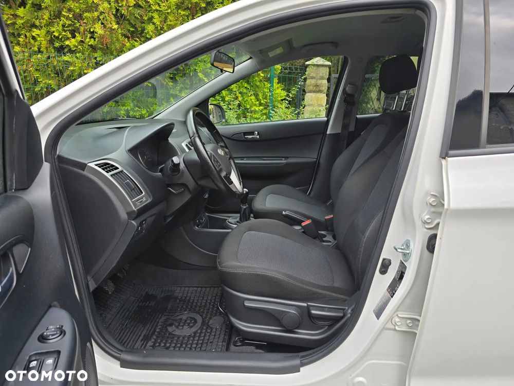 Hyundai i20 1.2 Fifa World Cup Edition - 21