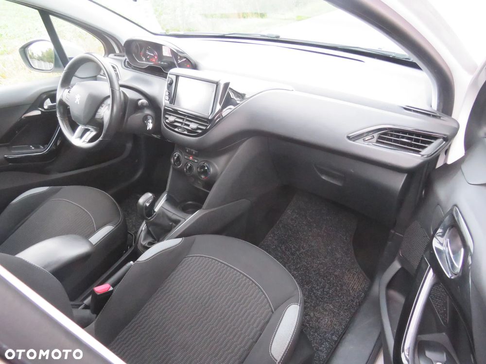 Peugeot 208 1.6 BlueHDi Active - 11