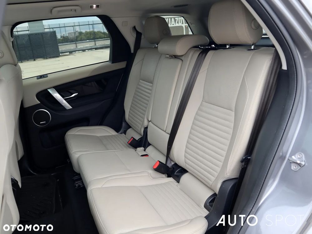 Land Rover Discovery Sport 2.0 D200 mHEV R-Dynamic SE - 39