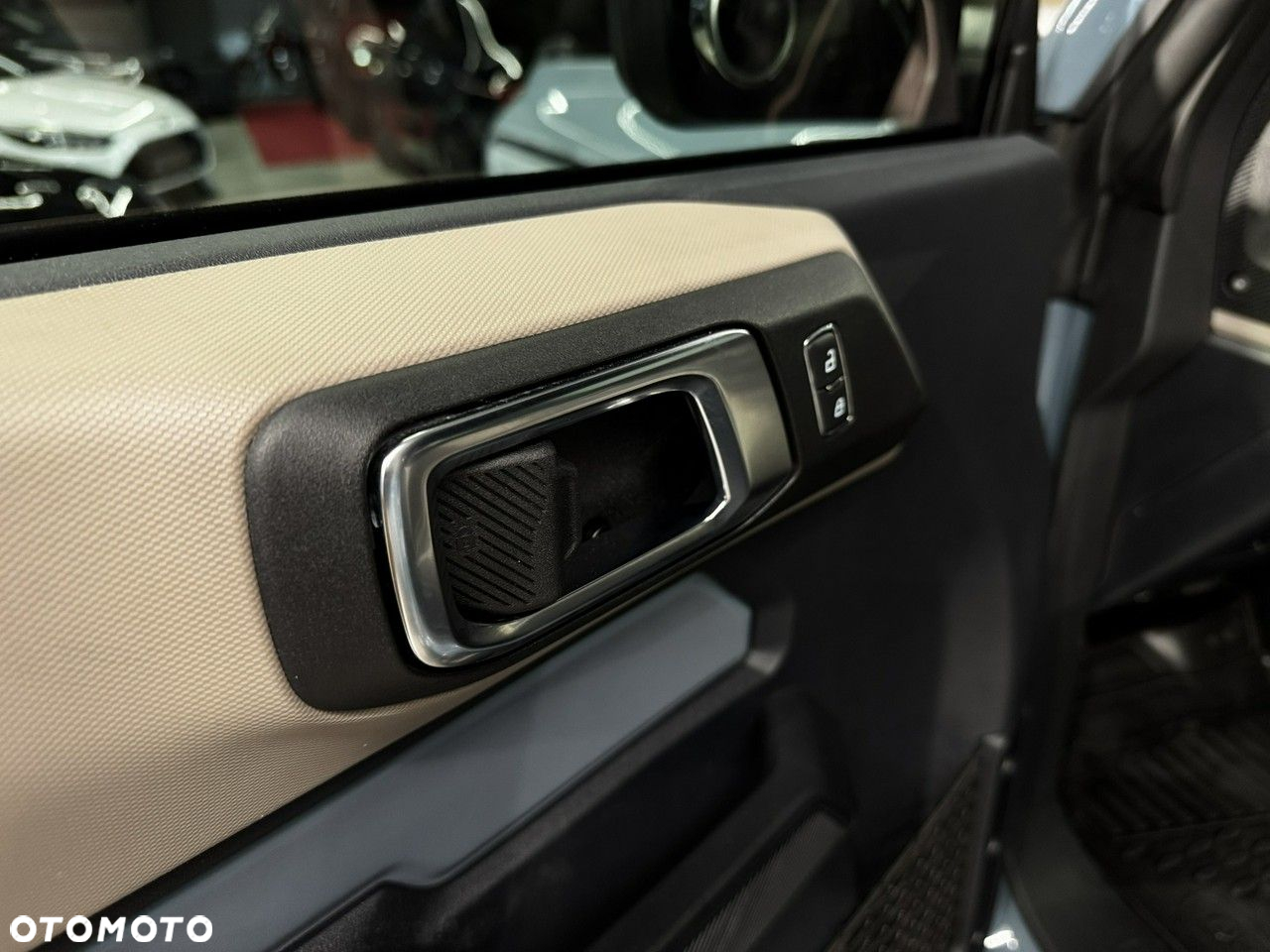 Ford Bronco - 36