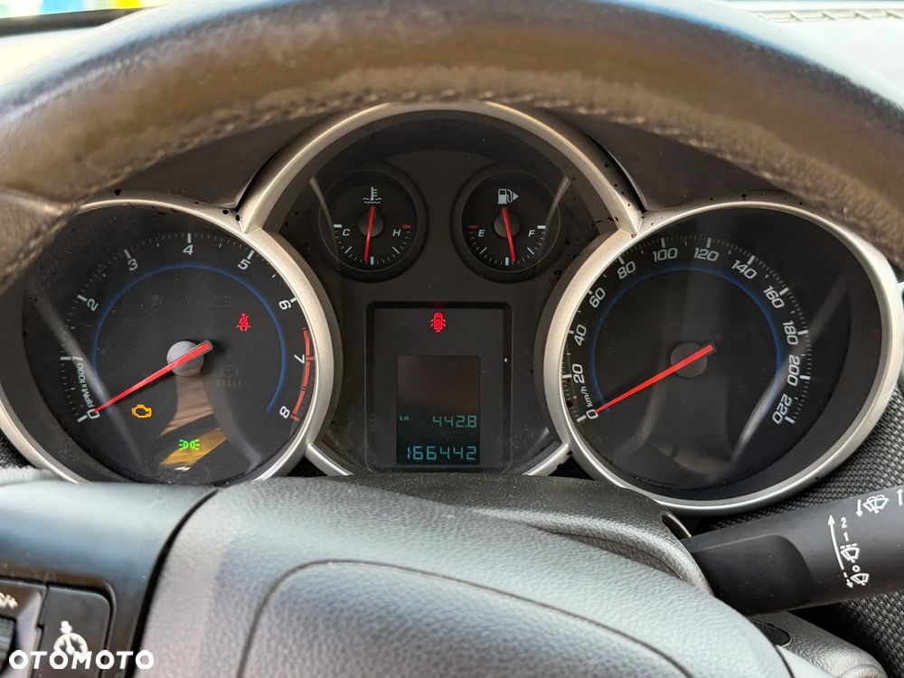 Chevrolet Cruze 1.6 LS - 12