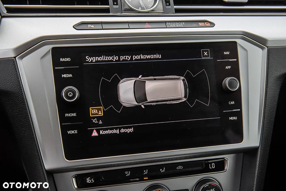 Volkswagen Passat Variant 1.6 TDI SCR DSG Business - 20