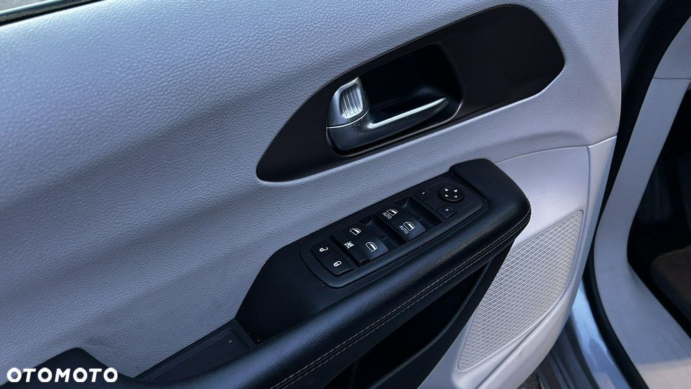 Chrysler Pacifica - 23