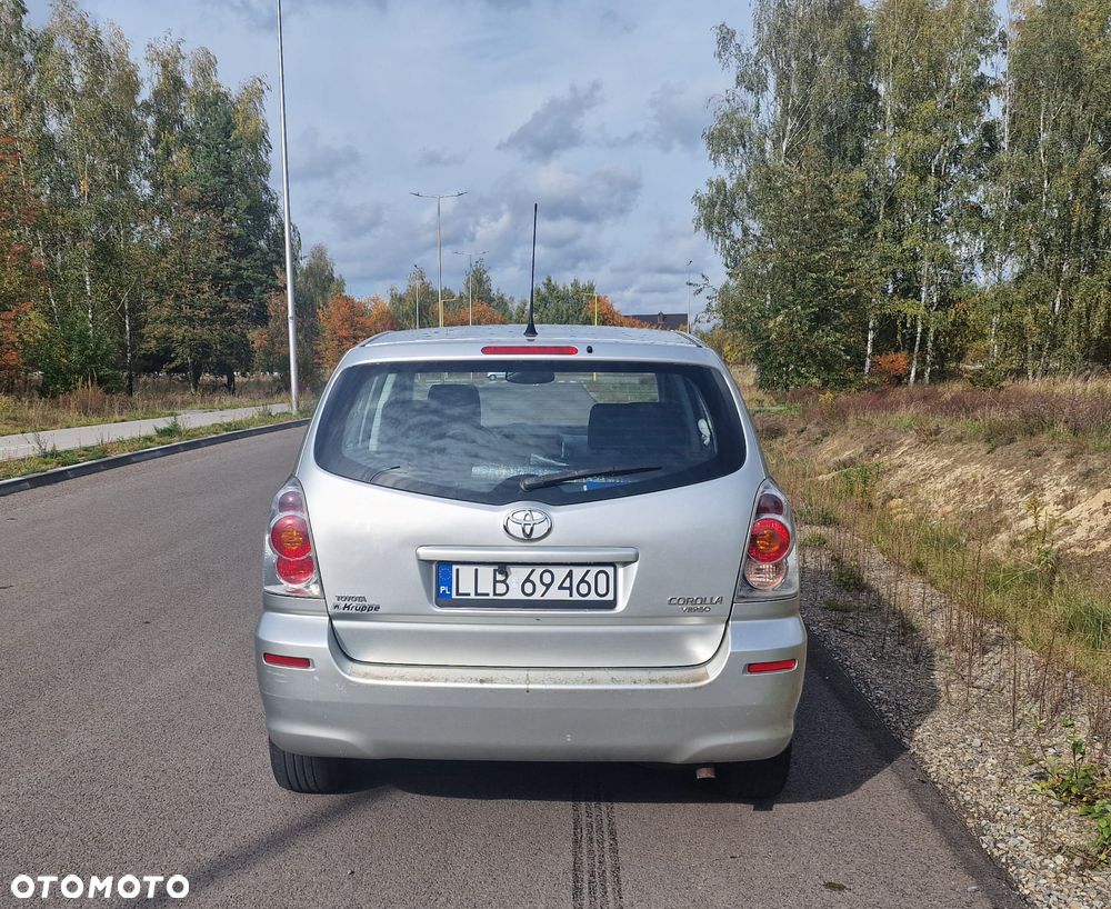 Toyota Corolla Verso - 5