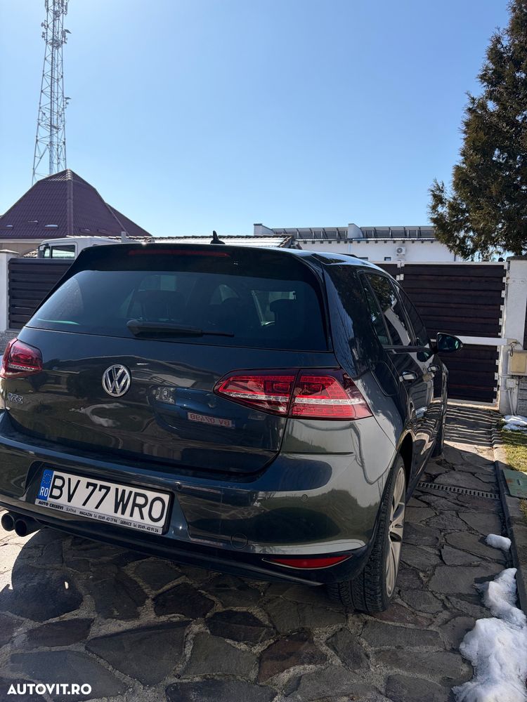 Volkswagen Golf - 6