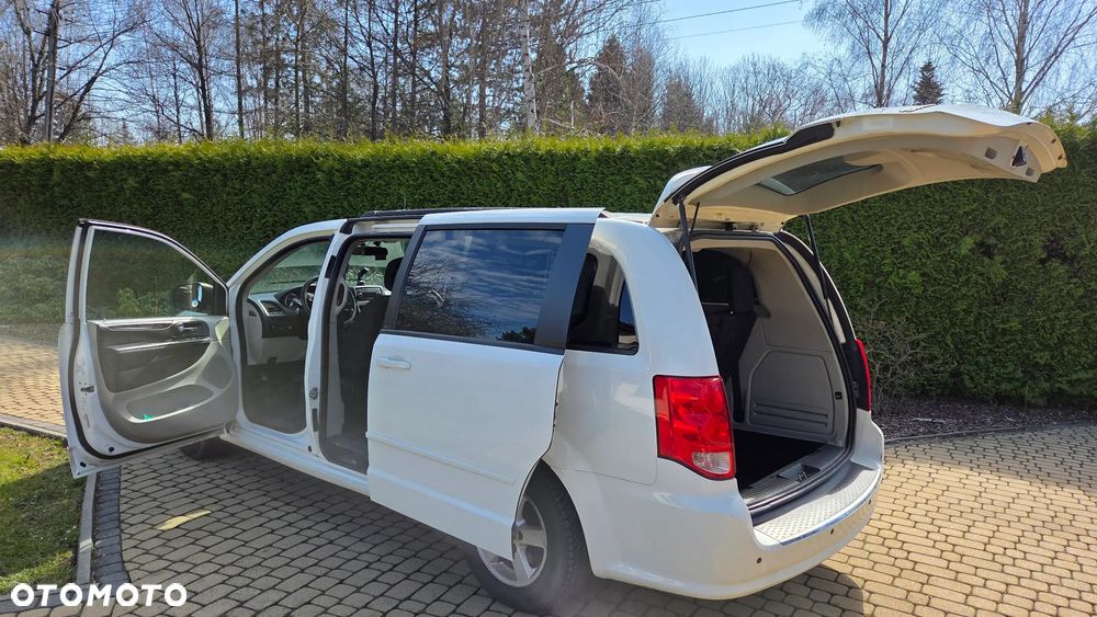 Dodge Grand Caravan - 8