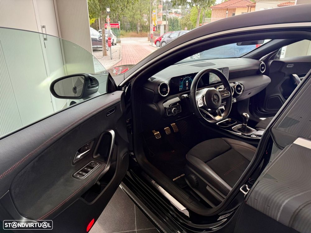 Mercedes-Benz CLA 180 d Shooting Brake AMG Line Aut. - 23