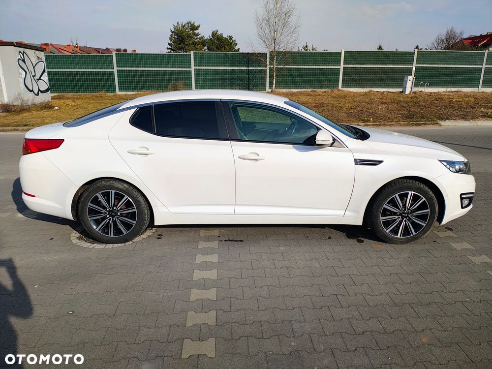 Kia Optima 2.0 L - 5