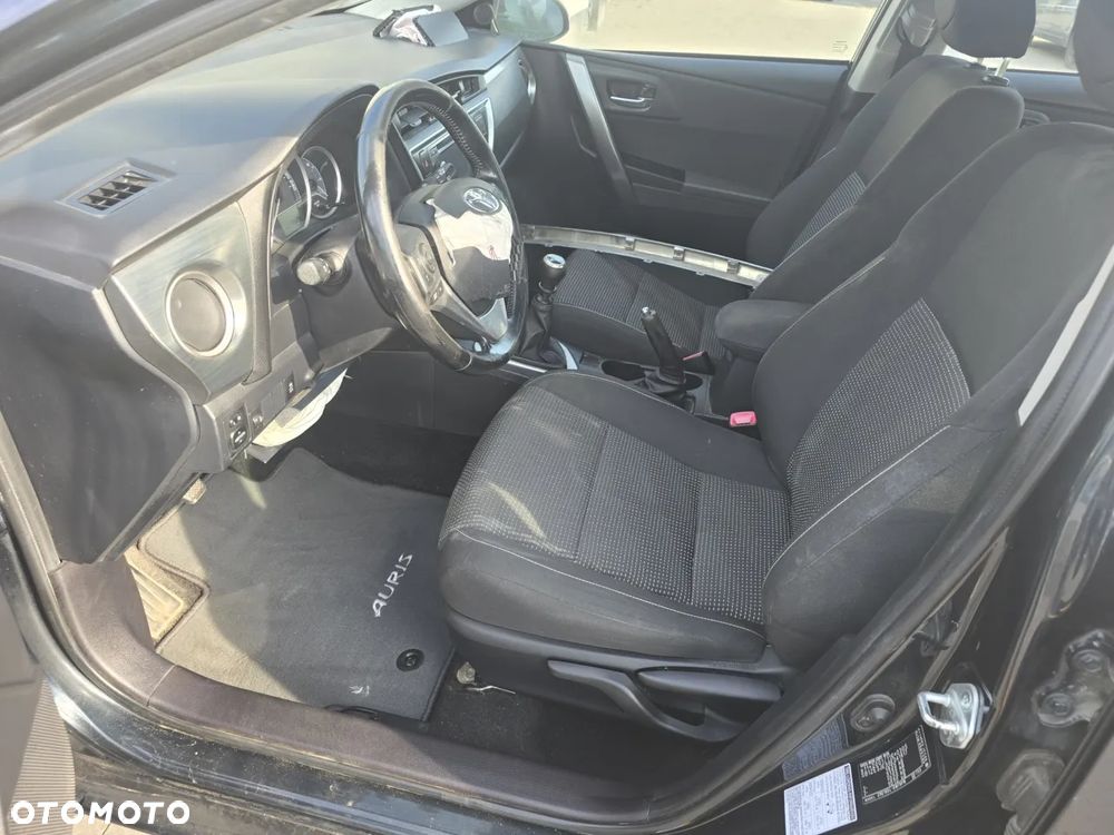 Toyota Auris - 13