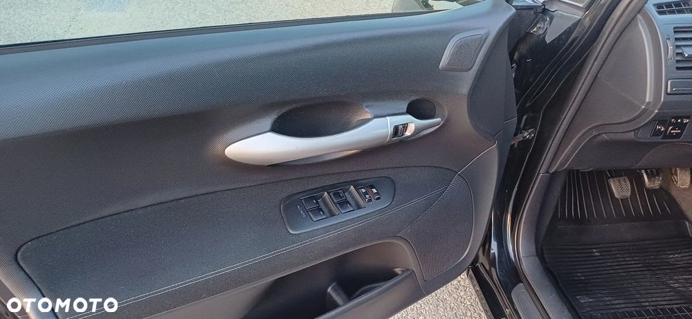 Toyota Auris 1.4 D-4D - 12