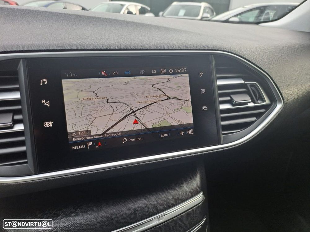 Peugeot 308 1.2 PureTech Allure J17 - 17