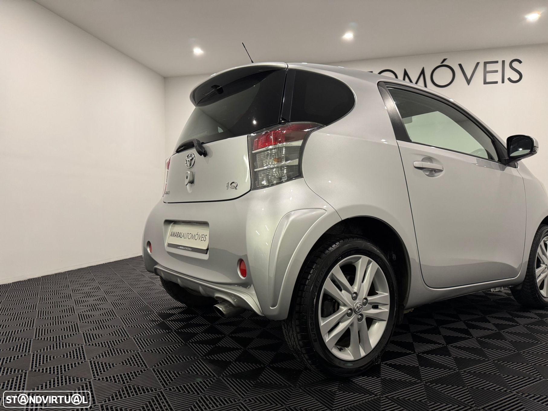 Toyota iQ 1.33 VVT-i - 27