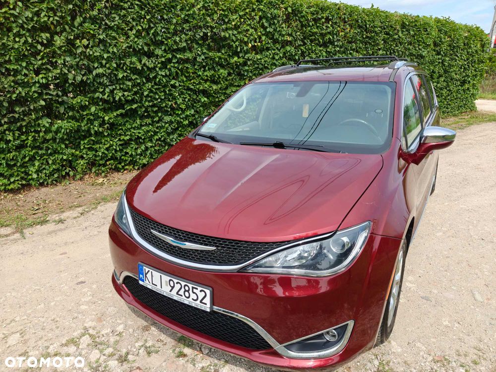 Chrysler Pacifica - 4