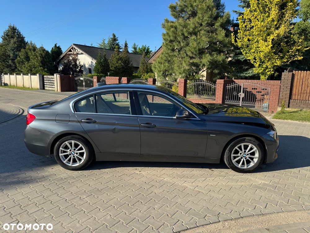 BMW Seria 3 320d Efficient Dynamics Luxury Line EU6 - 7