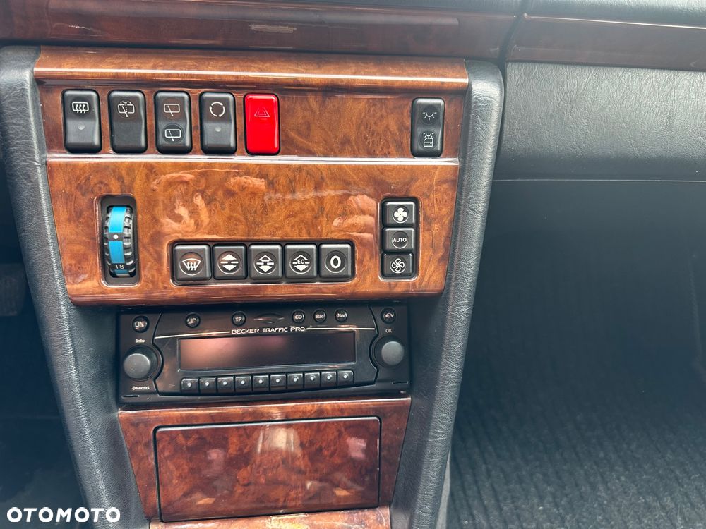 Mercedes-Benz W124 (1984-1993) - 11