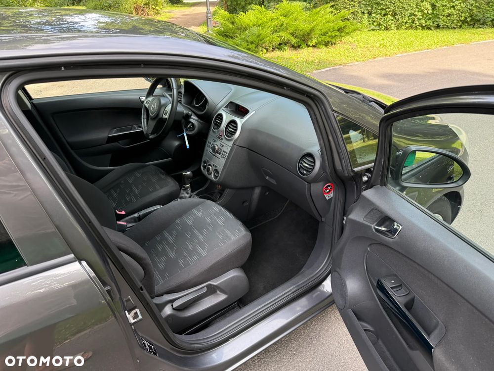 Opel Corsa 1.2 16V Graphite - 11