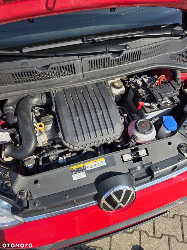 Volkswagen up! Active - 8