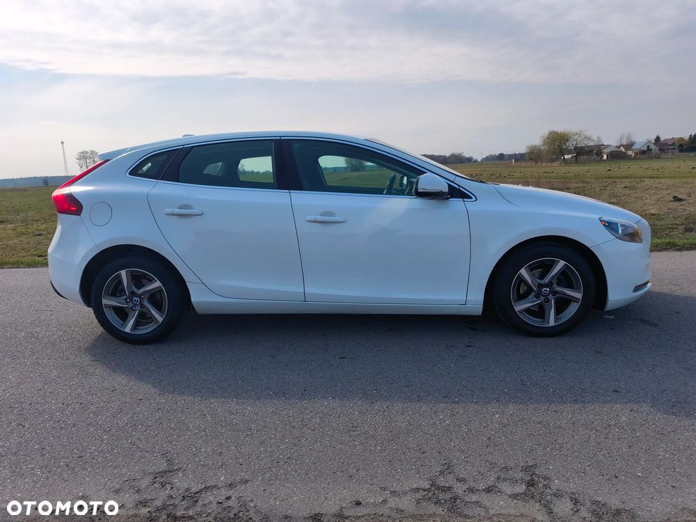 Volvo V40 D2 Momentum - 4