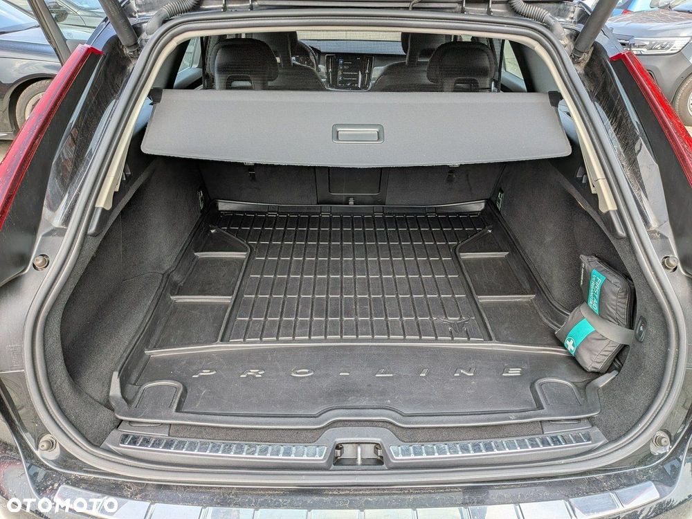 Volvo V90 D5 SCR AWD Momentum Pro - 38