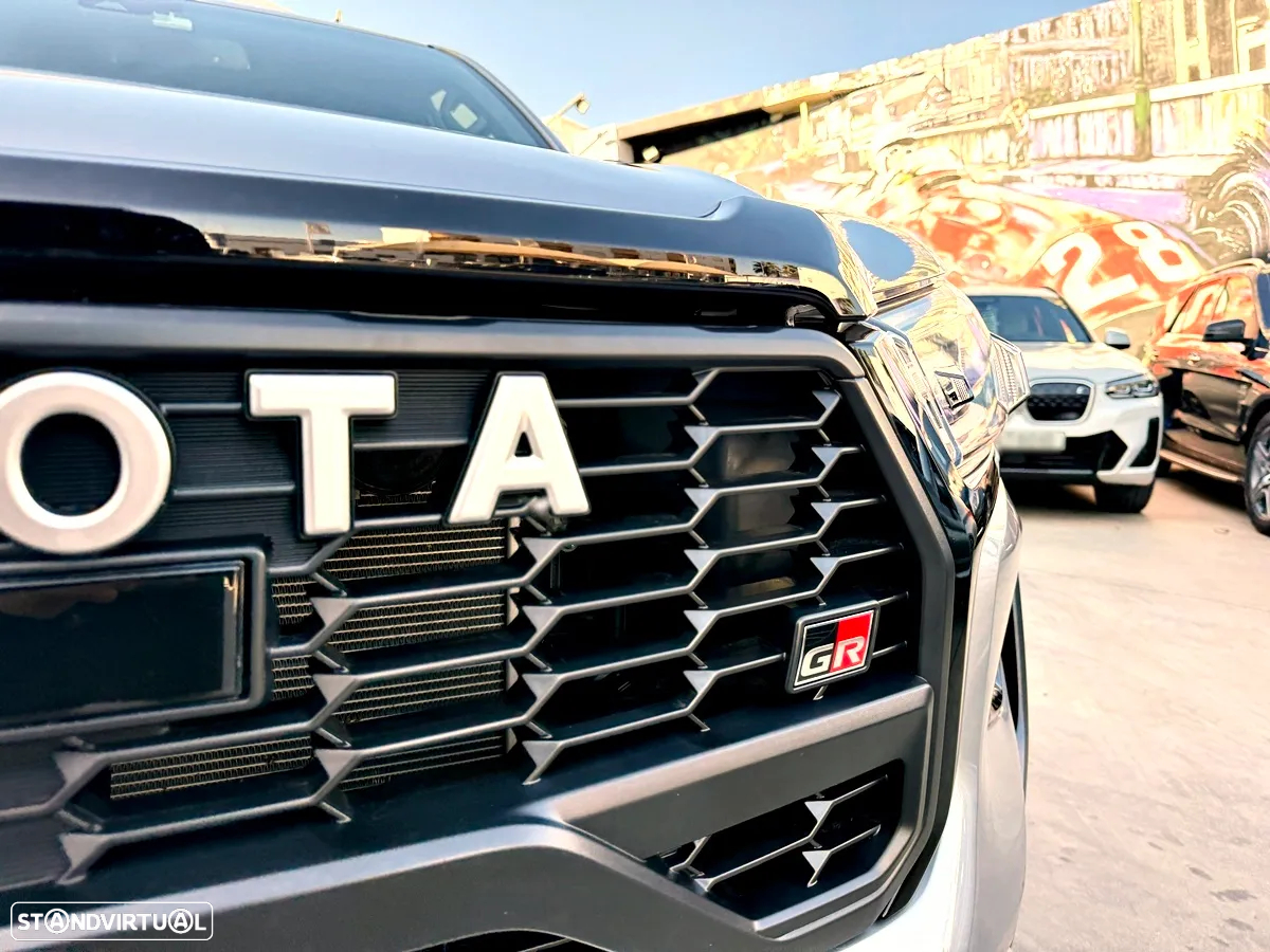 Toyota Hilux 2.8 D-4D 4WD GR Sport - 60