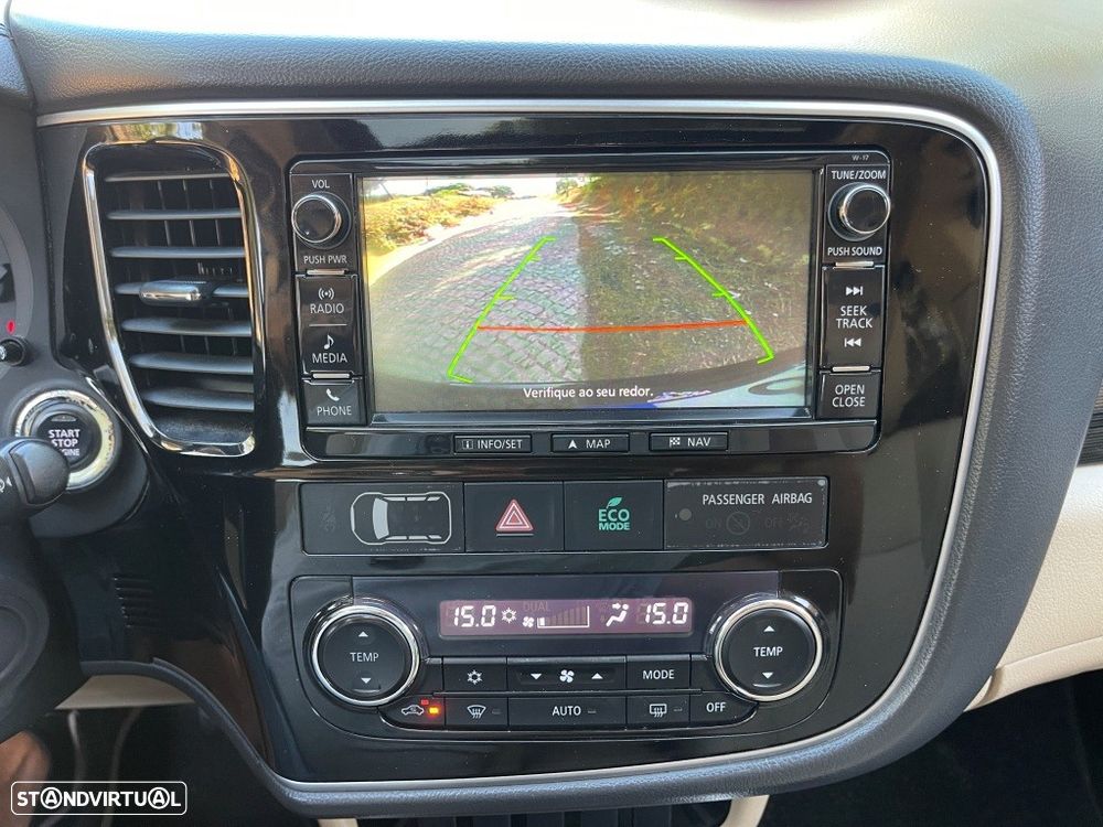 Mitsubishi Outlander 2.2 DI-D Instyle Navi - 33