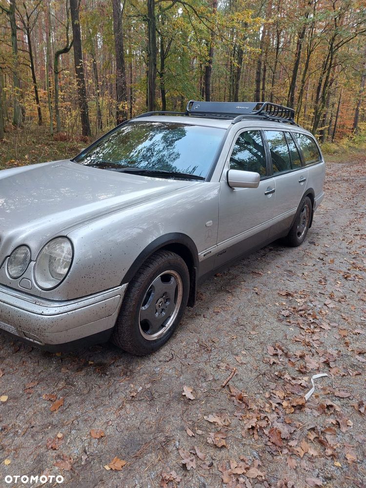 Mercedes-Benz Klasa E 320 T 4 Matic Avantgarde - 5