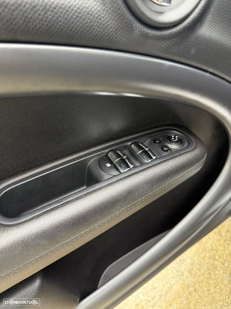 MINI Countryman Cooper SD ALL4 Auto - 6