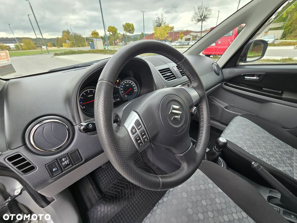 Suzuki SX4 - 11