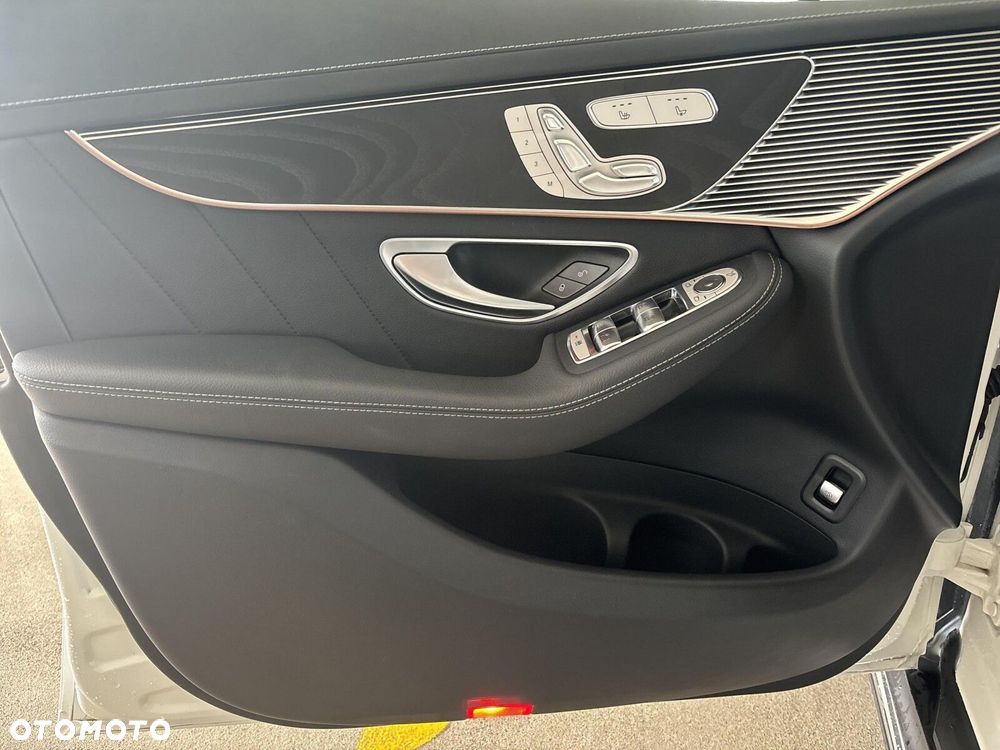 Mercedes-Benz EQC - 16