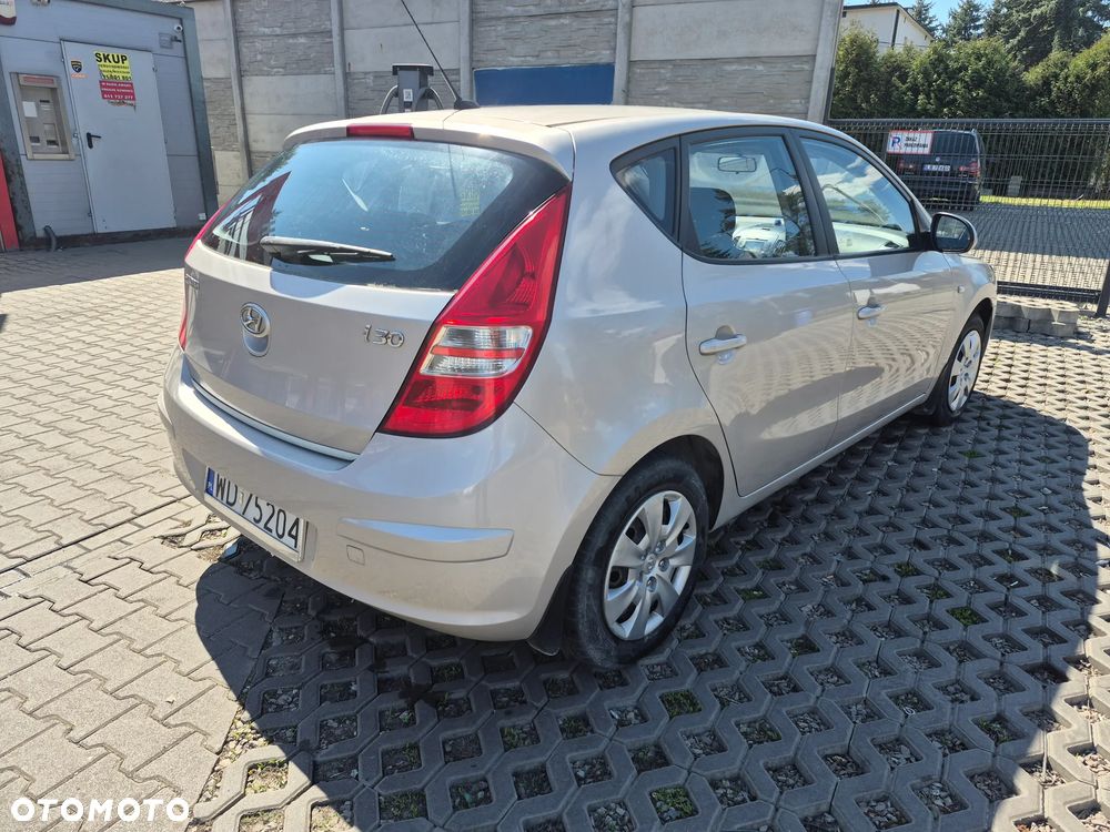 Hyundai i30 1.6 Comfort - 3