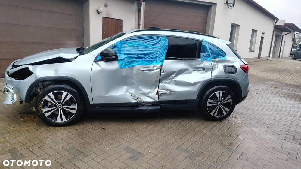 Mercedes-Benz GLA 200 Progressive - 6