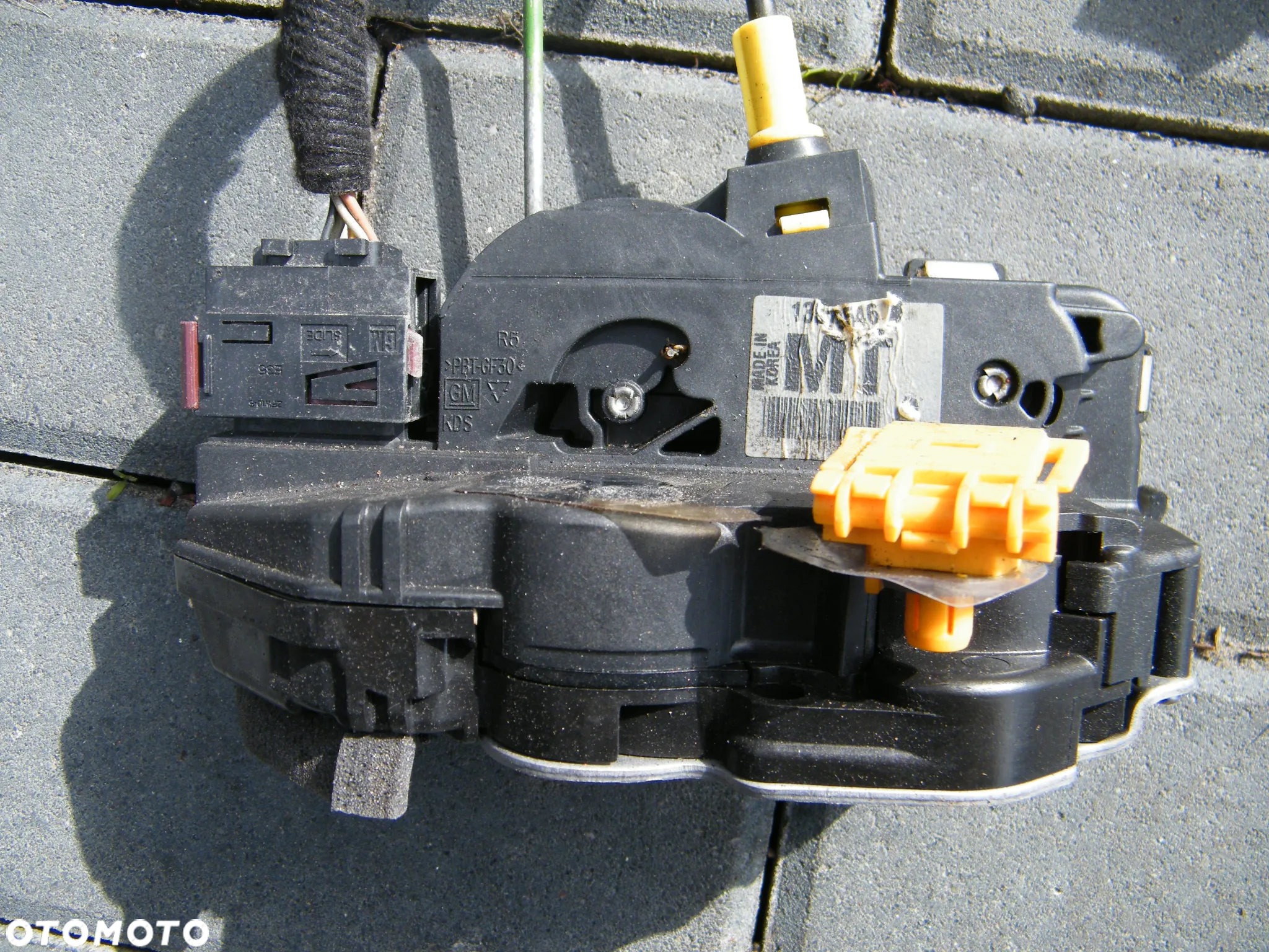 Zamek drzwi 13579546 prawy tył wiązka 688238731 8006019800000X Opel Mokka X lift - 2
