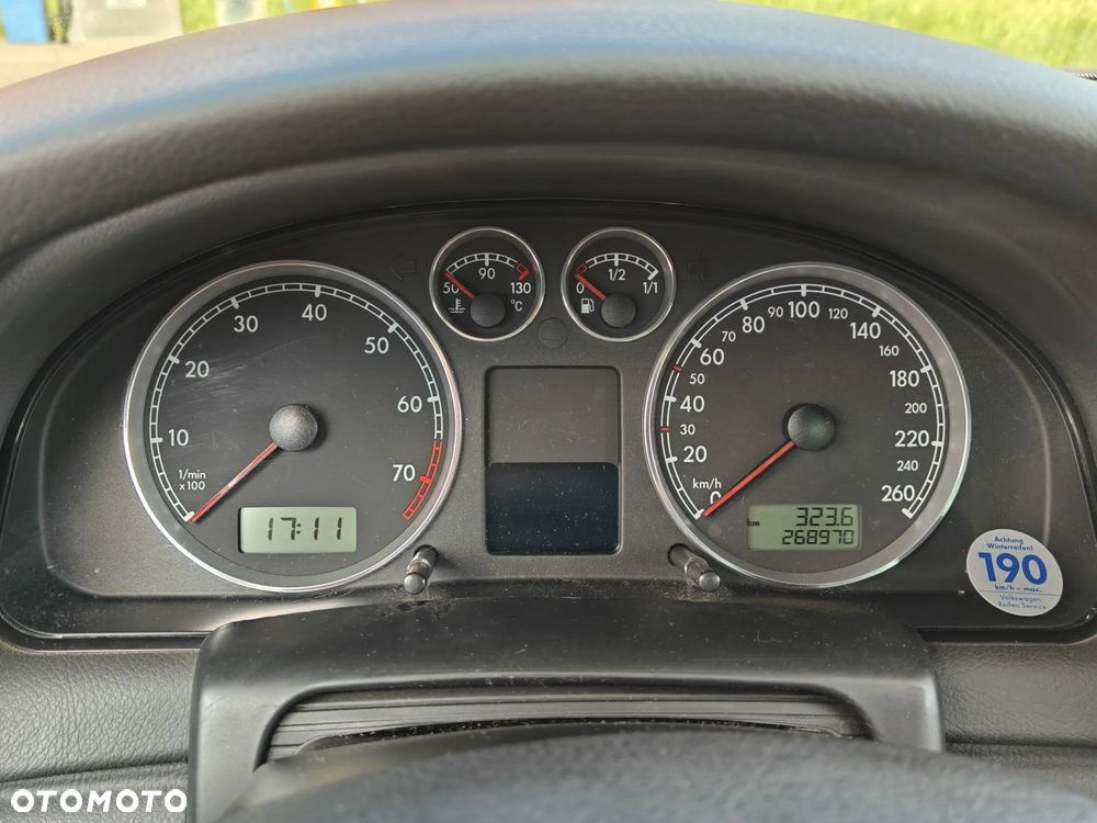 Volkswagen Passat 2.0 Comfortline - 3