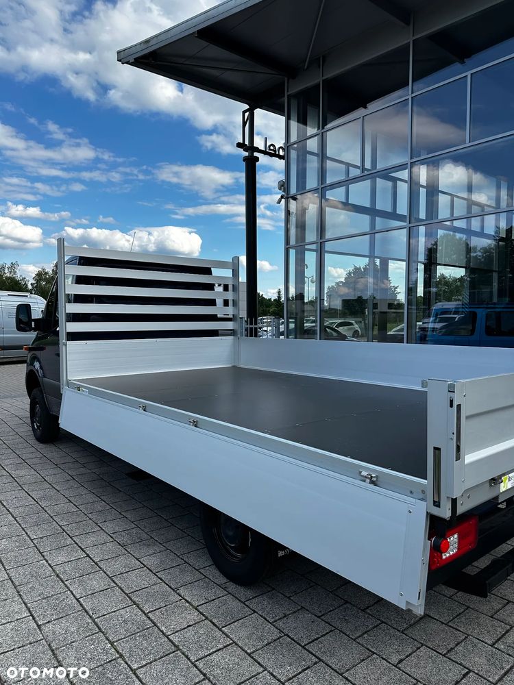 Mercedes-Benz Sprinter 319 CDI Pro długi 4x4 z zabudową skrzyniową - 36