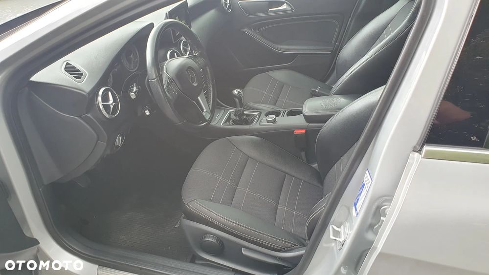 Mercedes-Benz Klasa A 180 Activity Edition - 11