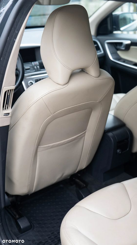 Volvo XC 60 D4 AWD Summum - 10