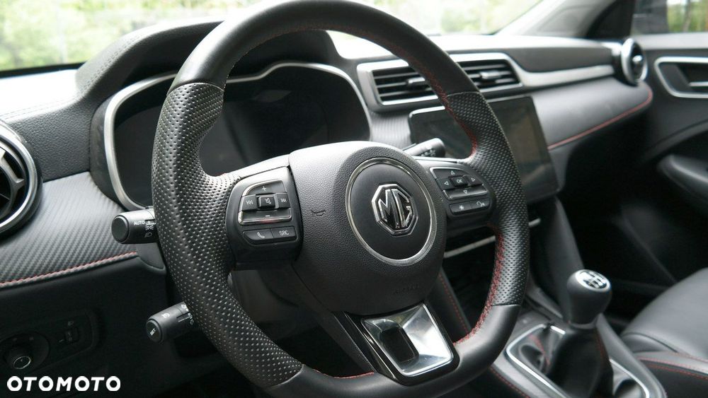 MG ZS - 17