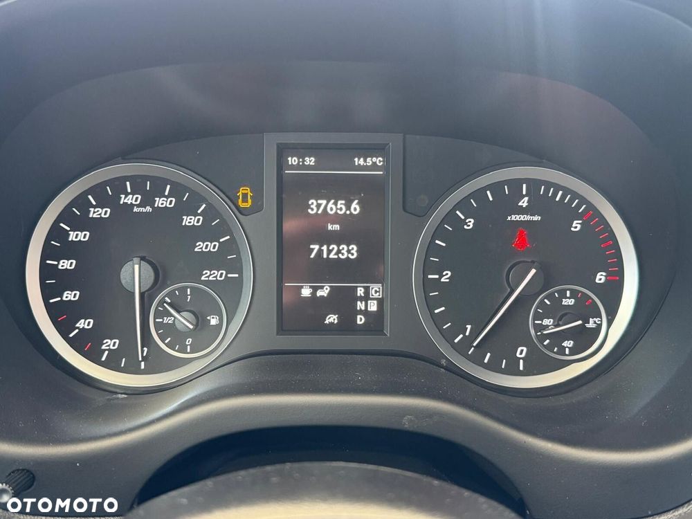 Mercedes-Benz Vito - 21