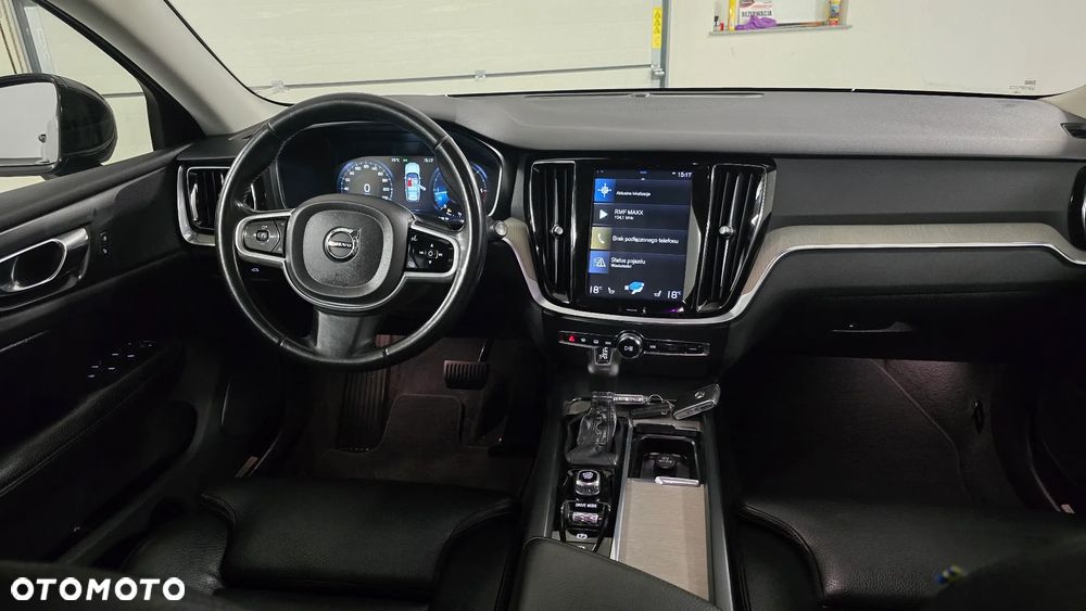Volvo V60 D4 R-Design - 6