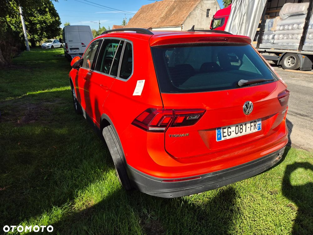 Volkswagen Tiguan - 16