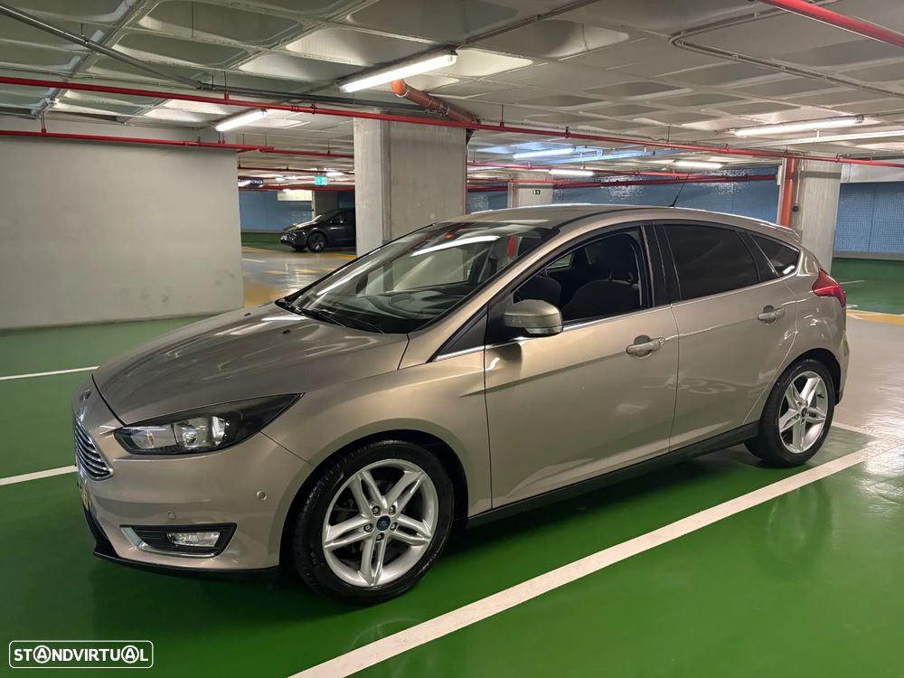 Ford Focus 1.0 EcoBoost S&S TITANIUM - 5