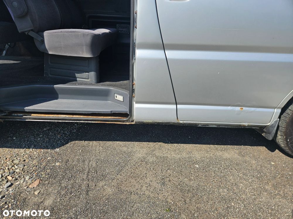 Toyota Hiace - 10