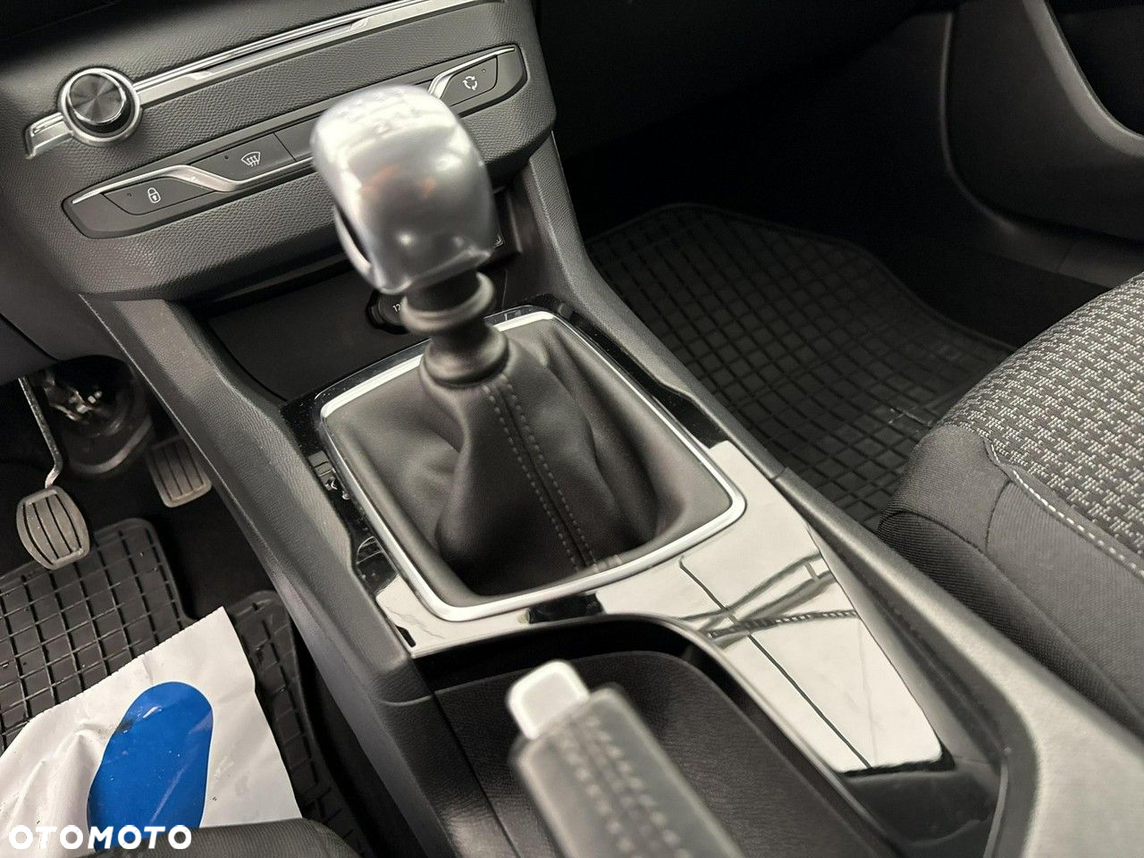 Peugeot 308 - 16