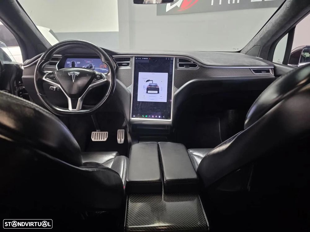 Tesla Model X P100D - 17