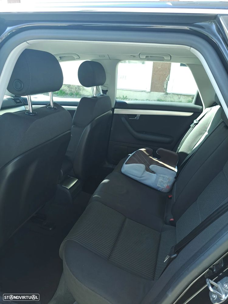 Audi A4 Avant 2.0 TDi Advance - 8